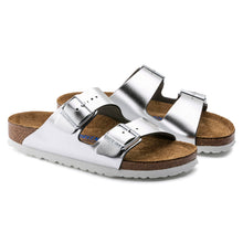 Carica l'immagine nel visualizzatore di Gallery, Birkenstock - 1005961 ARIZONA METALLIC SILVER- Calz.S
