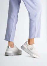 Carica l'immagine nel visualizzatore di Gallery, Liu-Jo - BA5049 - SNEAKER White/Silver
