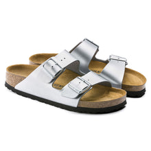 Carica l&#39;immagine nel visualizzatore di Gallery, Birkenstock - 1012283 ARIZONA SILVER- Calz.S
