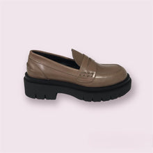 Carica l'immagine nel visualizzatore di Gallery, Stelio Malori - 948 SABBIA
