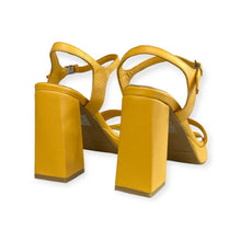 Carica l'immagine nel visualizzatore di Gallery, Epoché XI - 23356 Sandalo GIALLO
